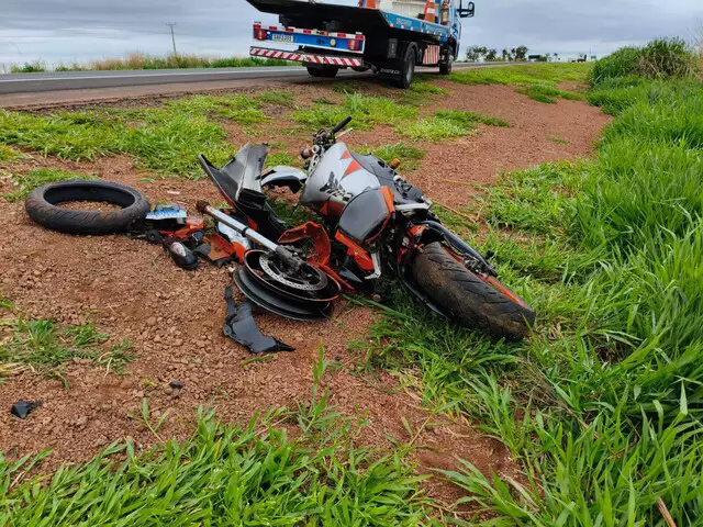 Motociclista morre em acidente durante passeio de moto clube em rodovia de MS - Acidente com motocicleta