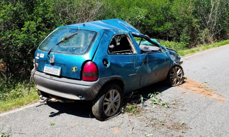 Músicos de Sebastião Laranjeiras sofrem acidente na BA-263 em Palmas de Monte Alto
