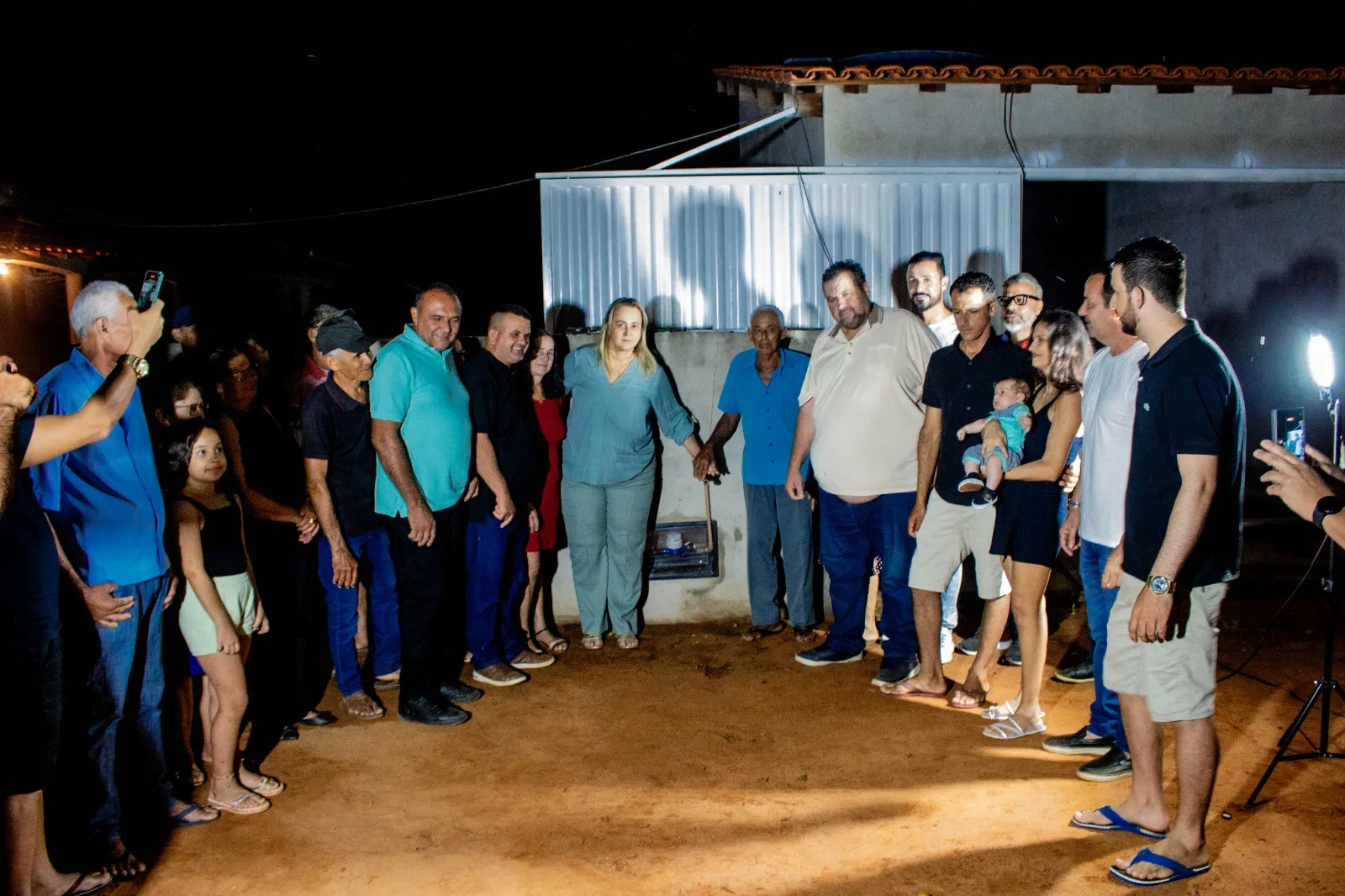 Prefeita Joanina Sampaio inaugura rede de água potável em Veredinha