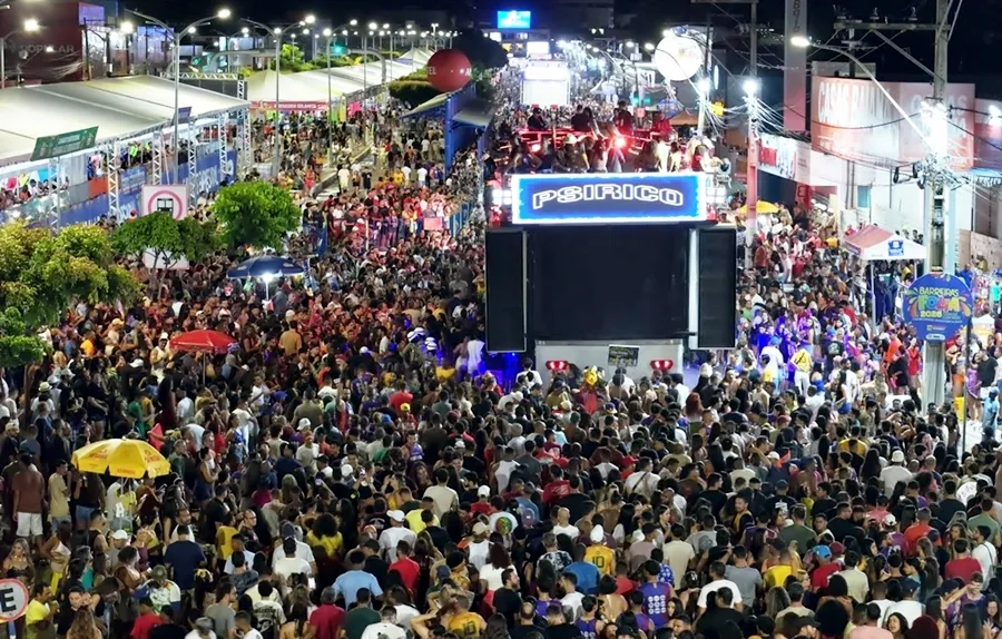 Barreiras Folia 2026 começa com multidão e grandes shows no Circuito Aguinaldo Pereira