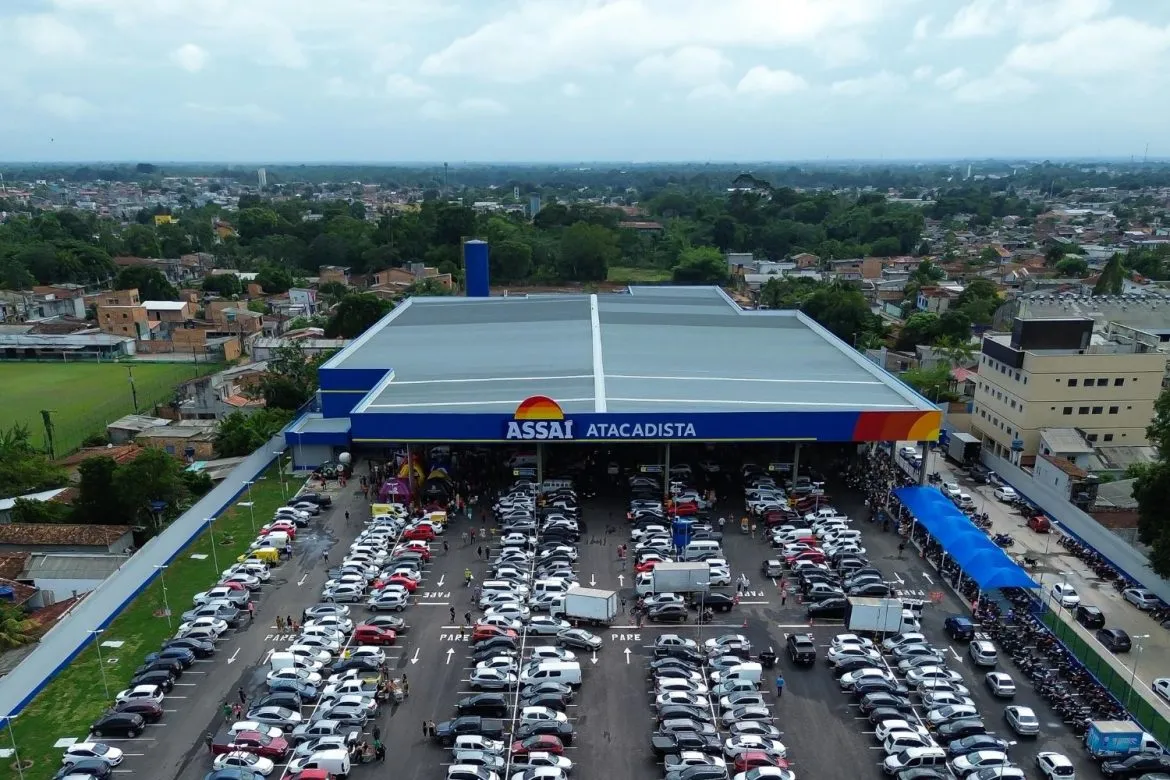 Assaí (ASAI3) reduz investimentos para 2026, mas mantém plano de expansão